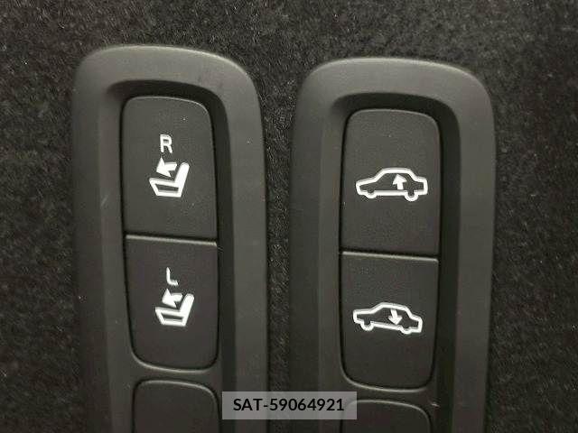 Volvo XC60 2018-05 3911060-19