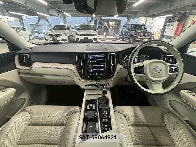 Volvo XC60 2018-05 3911060-2