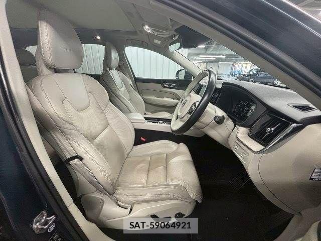 Volvo XC60 2018-05 3911060-6