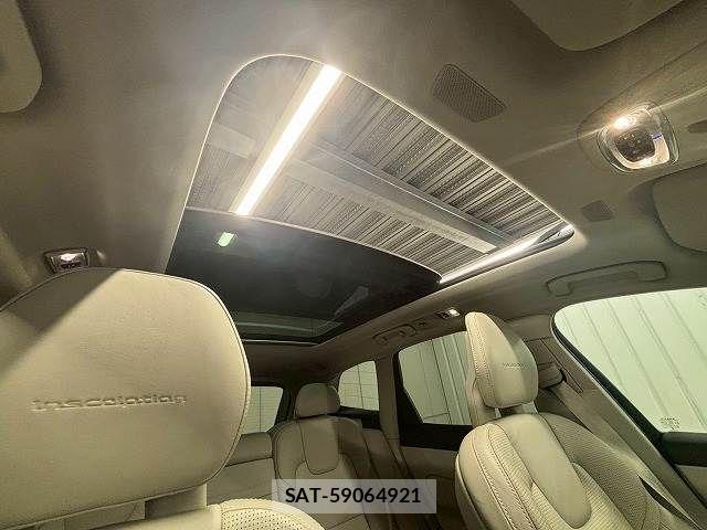 Volvo XC60 2018-05 3911060-8
