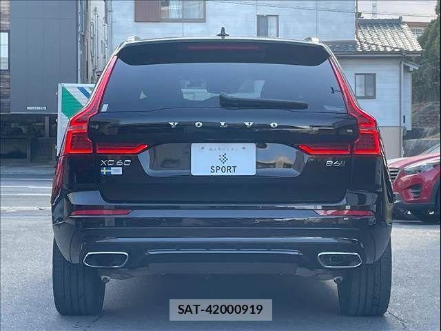 Volvo XC60 2021-03 3911051-13