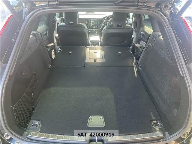 Volvo XC60 2021-03 3911051-17