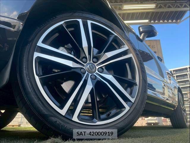Volvo XC60 2021-03 3911051-18