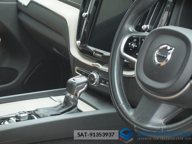 Volvo XC60 2019-03 3936222-15