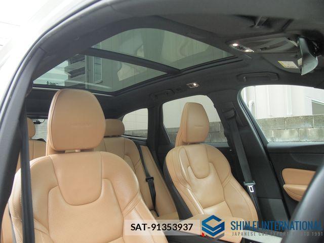 Volvo XC60 2019-03 3936222-8