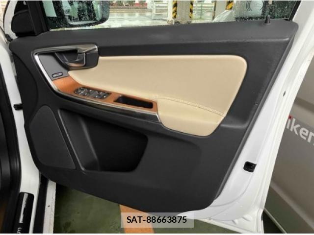 Volvo XC60 2016-09 4141171-8