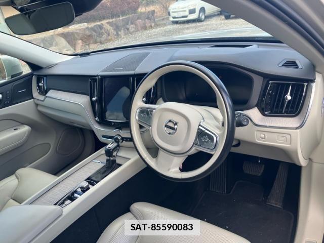 Volvo XC60 2018-07 4177823-12