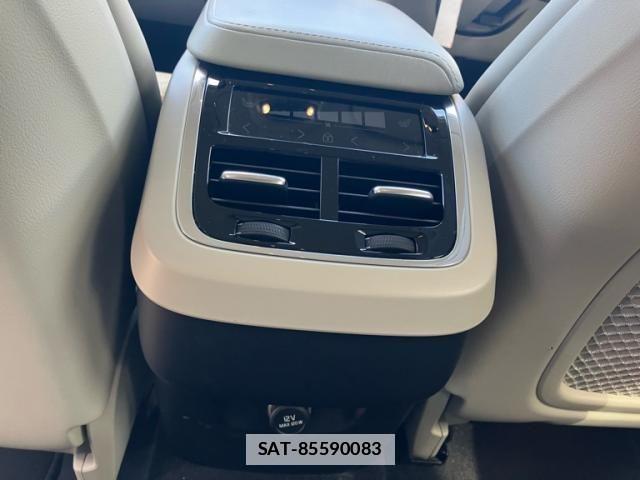Volvo XC60 2018-07 4177823-26