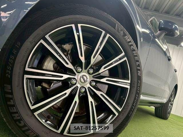 Volvo XC60 2018-05 4424880-18