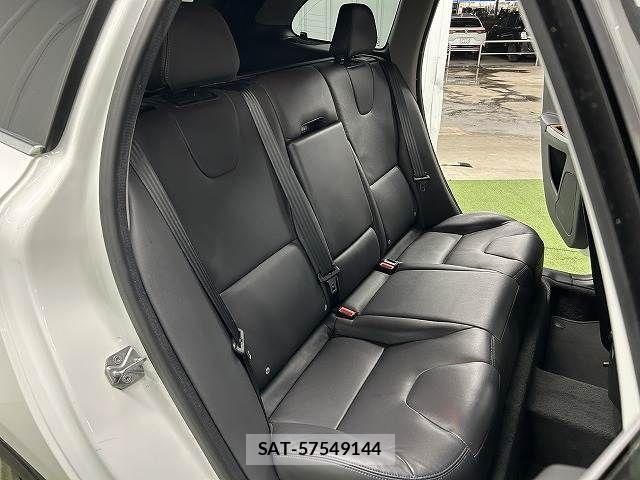 Volvo XC60 2017-03 4424888-7