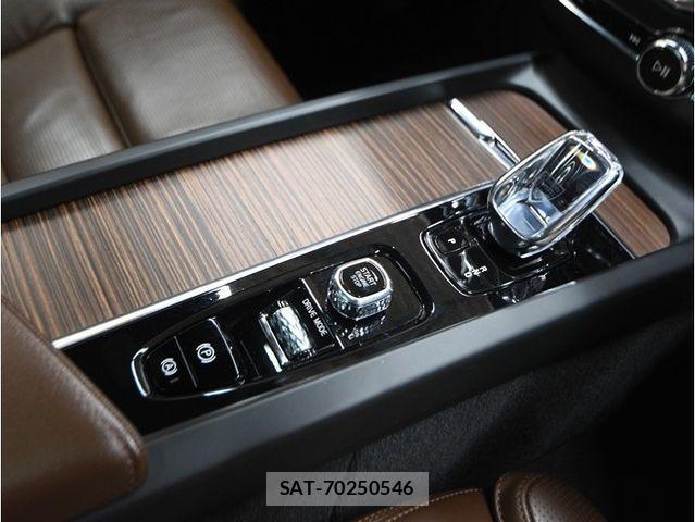 Volvo XC60 2021-06 4424874-28