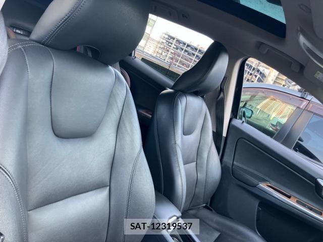 Volvo XC60 2016-11 4604173-12