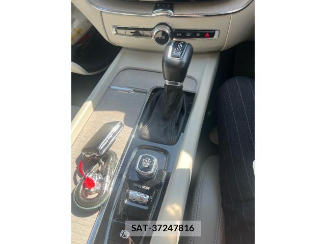 Volvo XC60 2020-09 4604164-20