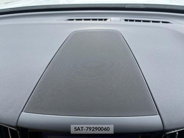 Volvo XC60 2017-12 4641508-10