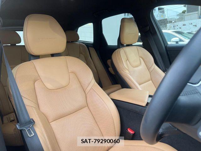 Volvo XC60 2017-12 4641508-11