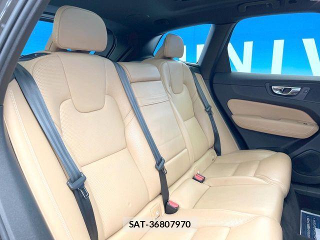 Volvo XC60 2018-12 4993439-9