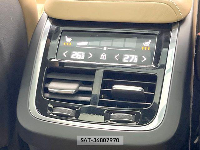 Volvo XC60 2018-12 4993439-5