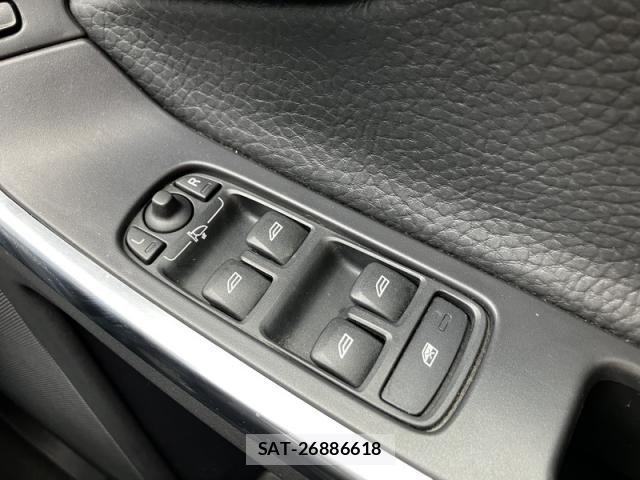 Volvo XC60 2012-03 4993456-26