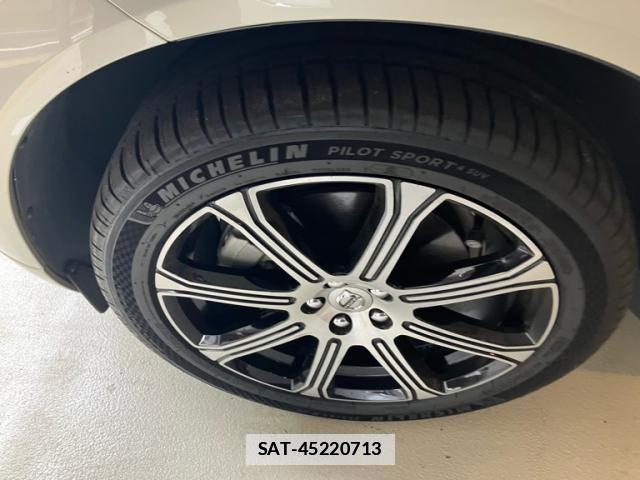 Volvo XC60 2017-12 6022557-10
