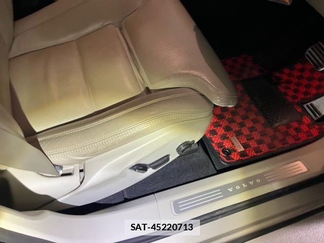Volvo XC60 2017-12 6022557-14