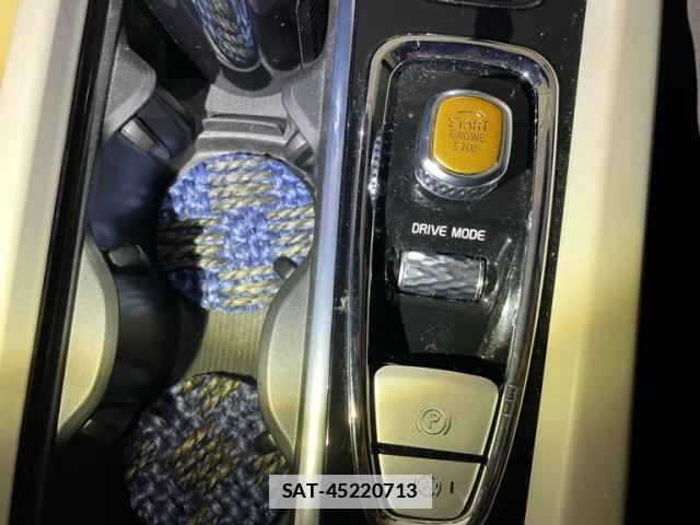 Volvo XC60 2017-12 6022557-25
