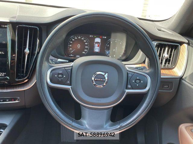 Volvo XC60 2021-03 6022554-7