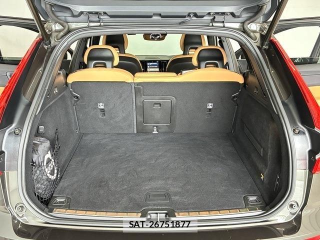 Volvo XC60 2017-12 6220971-11