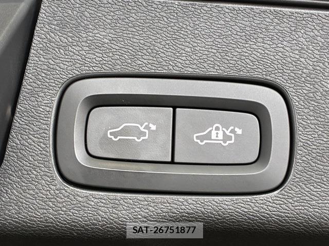 Volvo XC60 2017-12 6220971-14
