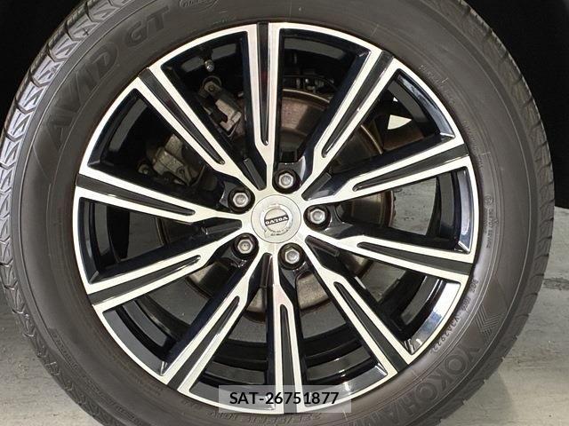 Volvo XC60 2017-12 6220971-24