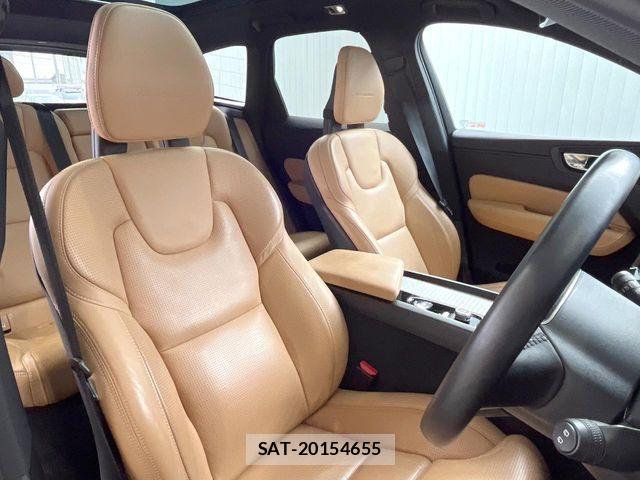 Volvo XC60 2017-12 6220970-12