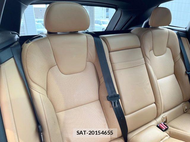 Volvo XC60 2017-12 6220970-13