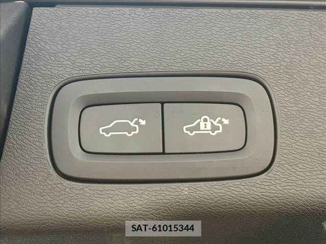 Volvo XC60 2020-03 6220969-6