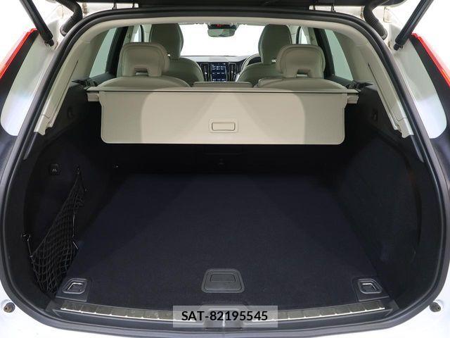 Volvo XC60 2021-02 6504618-14