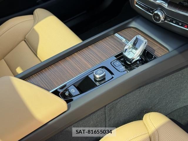 Volvo XC60 2022-09 6547276-15
