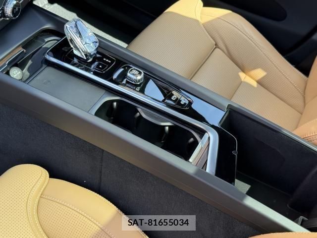 Volvo XC60 2022-09 6547276-17