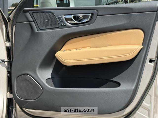 Volvo XC60 2022-09 6547276-23
