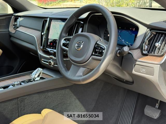 Volvo XC60 2022-09 6547276-3