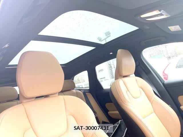 Volvo XC60 2022-04 6615536-4