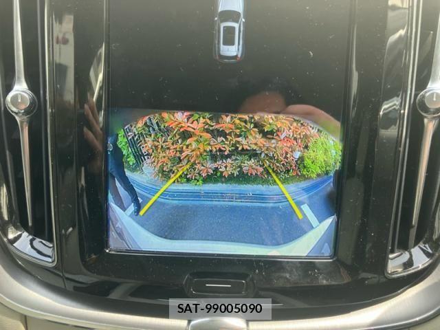 Volvo XC60 2022-05 6615539-26
