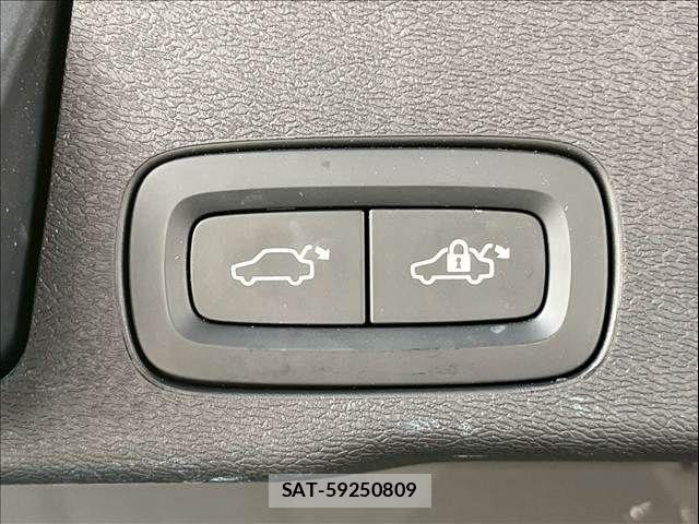 Volvo XC60 2021-03 6674072-10