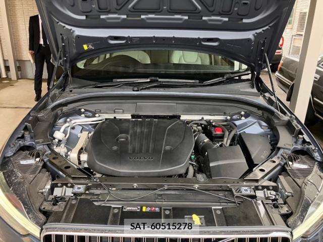 Volvo XC60 2023-08 6674070-9