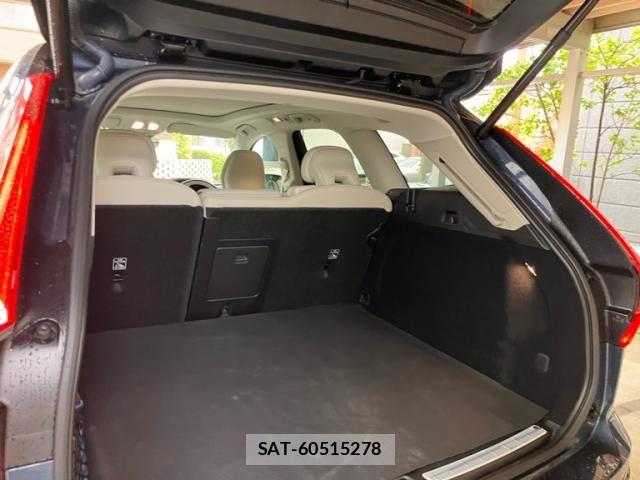 Volvo XC60 2023-08 6674070-8