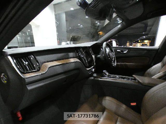 Volvo XC60 2021-05 6678661-2