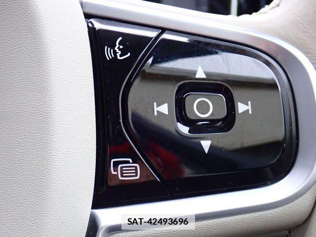 Volvo XC60 2021-01 6678659-13