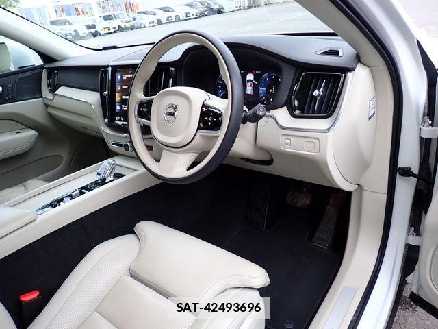 Volvo XC60 2021-01 6678659-1