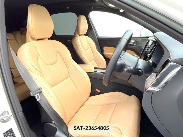 Volvo XC60 2022-10 6753811-11