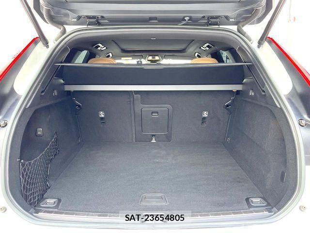 Volvo XC60 2022-10 6753811-13