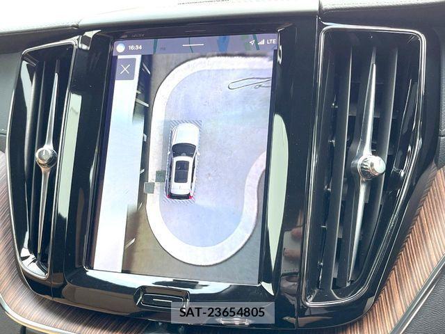 Volvo XC60 2022-10 6753811-7