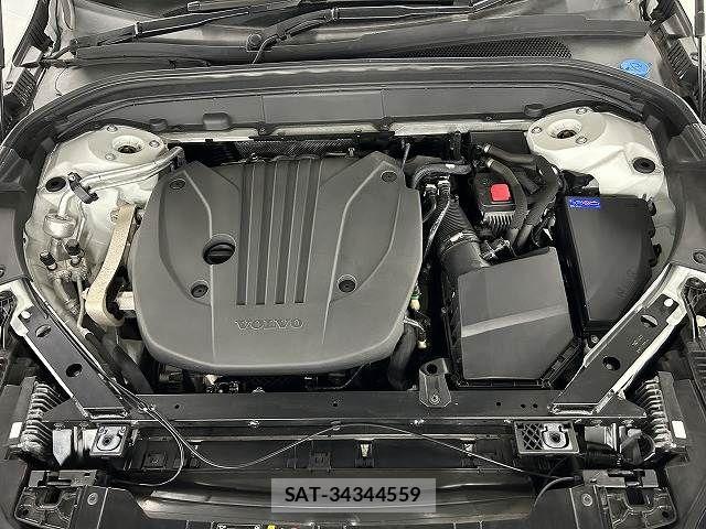 Volvo XC60 2021-07 6817886-11