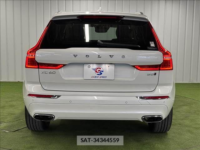 Volvo XC60 2021-07 6817886-13